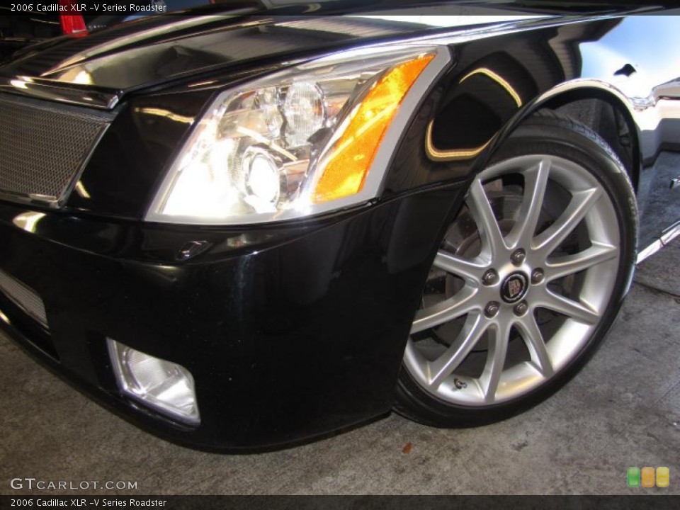 2006 Cadillac XLR -V Series Roadster Wheel and Tire Photo #46572355