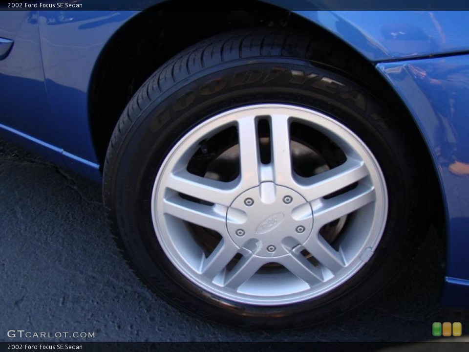 2002 Ford Focus SE Sedan Wheel and Tire Photo #46604986