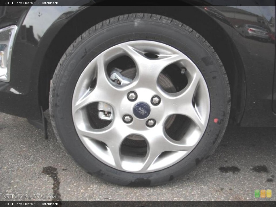 2011 Ford Fiesta SES Hatchback Wheel and Tire Photo #46621045