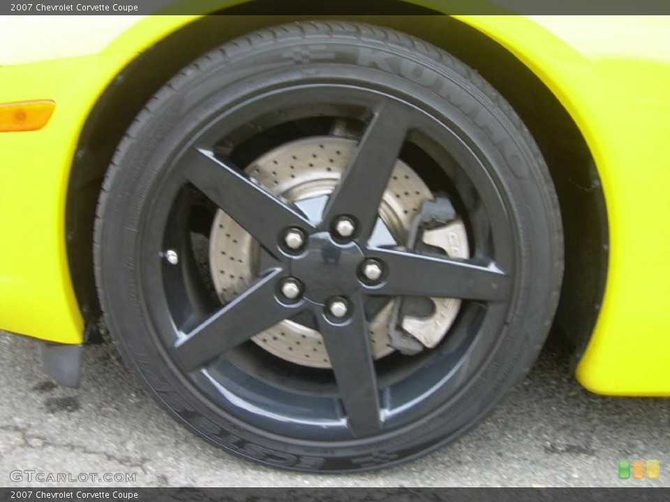 2007 Chevrolet Corvette Coupe Wheel and Tire Photo #46621675