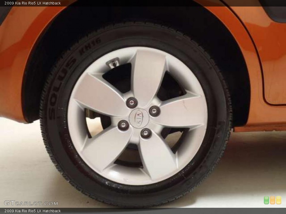 2009 Kia Rio Rio5 LX Hatchback Wheel and Tire Photo #46656008