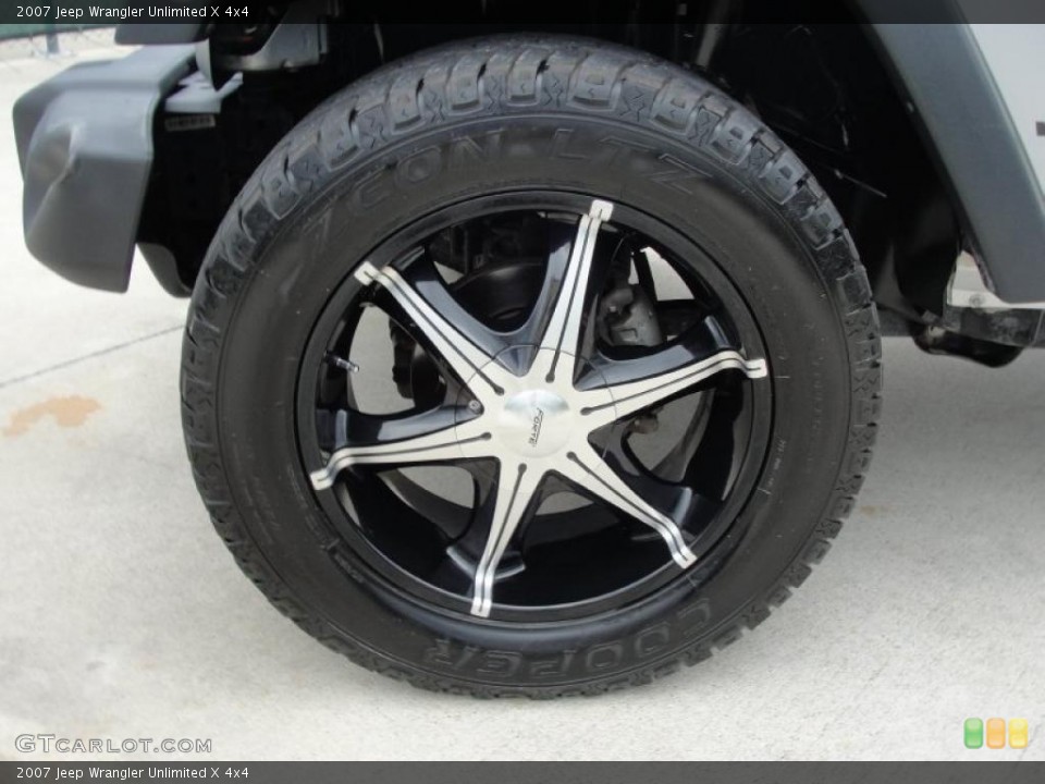 2007 Jeep Wrangler Unlimited Custom Wheel and Tire Photo #46662593
