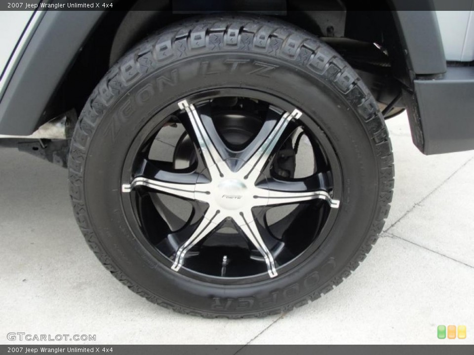 2007 Jeep Wrangler Unlimited Custom Wheel and Tire Photo #46662607