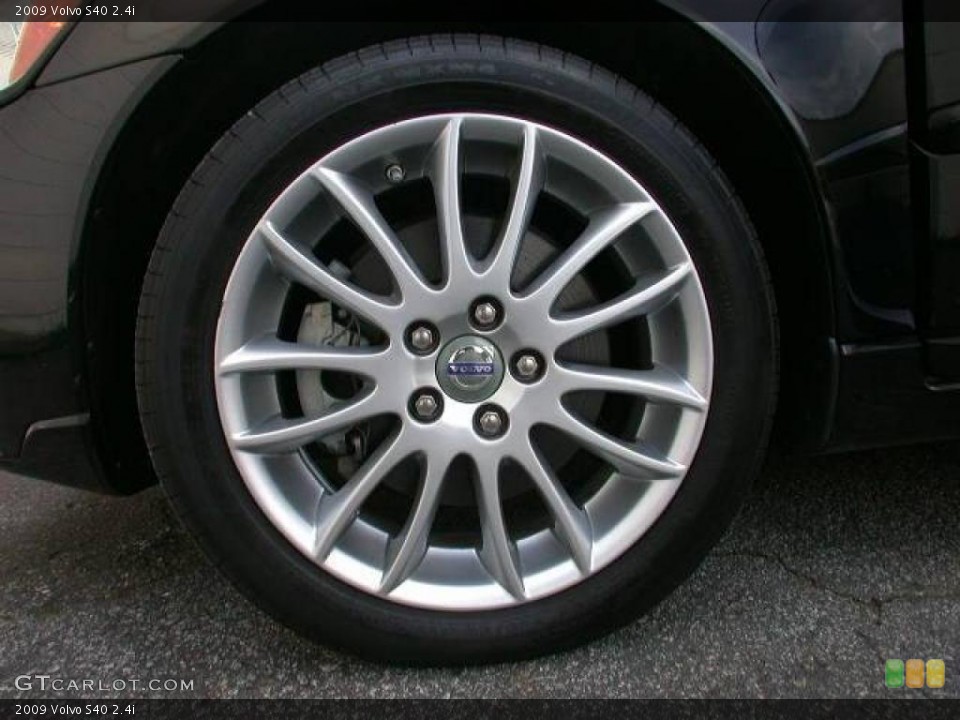 2009 Volvo S40 2.4i Wheel and Tire Photo #46662770