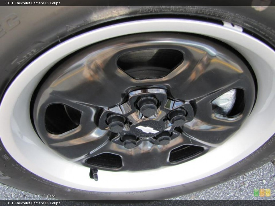2011 Chevrolet Camaro LS Coupe Wheel and Tire Photo #46679357