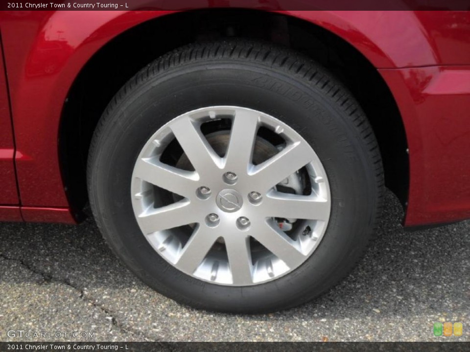 2011 Chrysler Town & Country Touring - L Wheel and Tire Photo #46696538