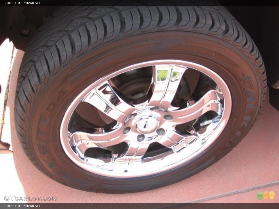 2005 GMC Yukon Custom Wheel and Tire Photo #46701876