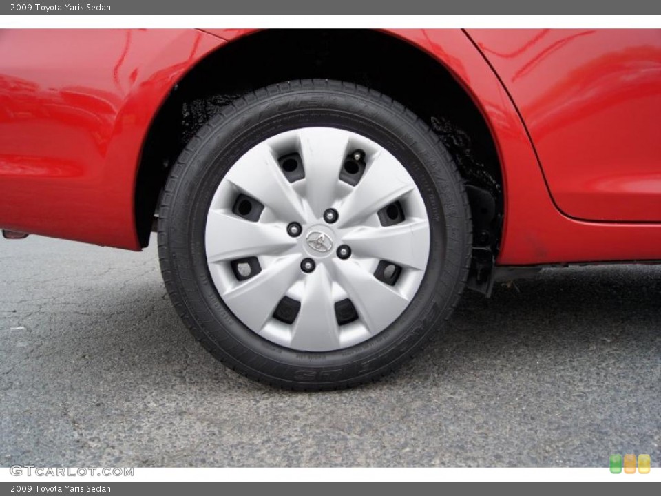 2009 Toyota Yaris Sedan Wheel and Tire Photo #46726713