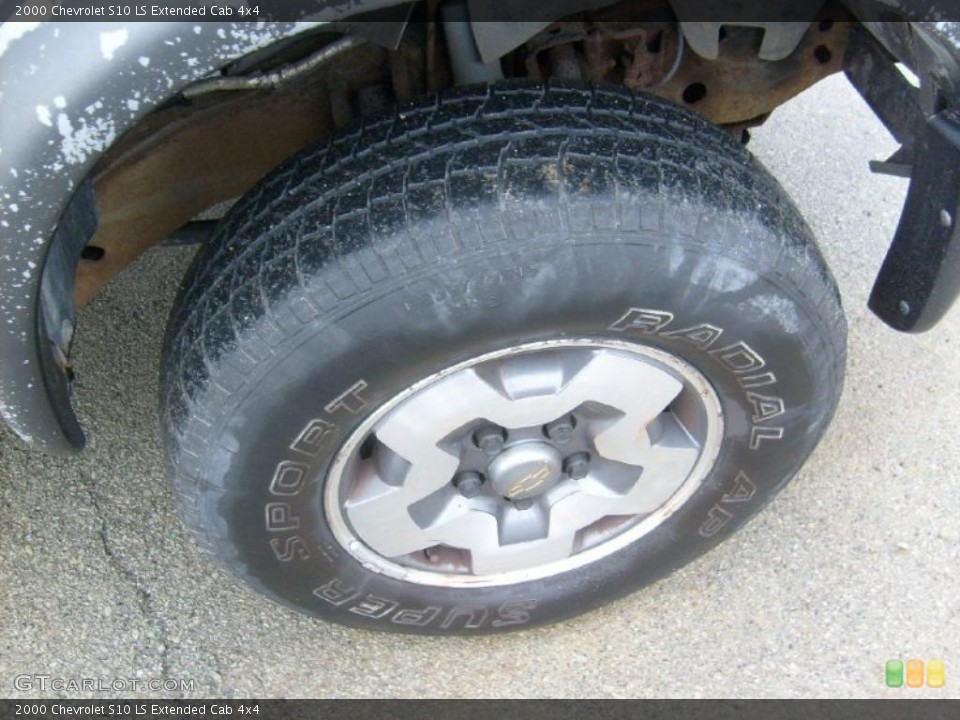 2000 Chevrolet S10 LS Extended Cab 4x4 Wheel and Tire Photo #46763355