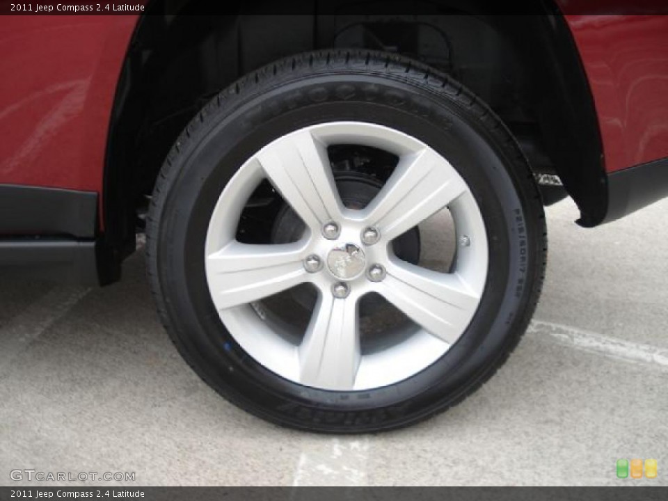 2011 Jeep Compass 2.4 Latitude Wheel and Tire Photo #46774723