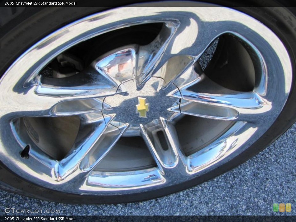 2005 Chevrolet SSR  Wheel and Tire Photo #46790481