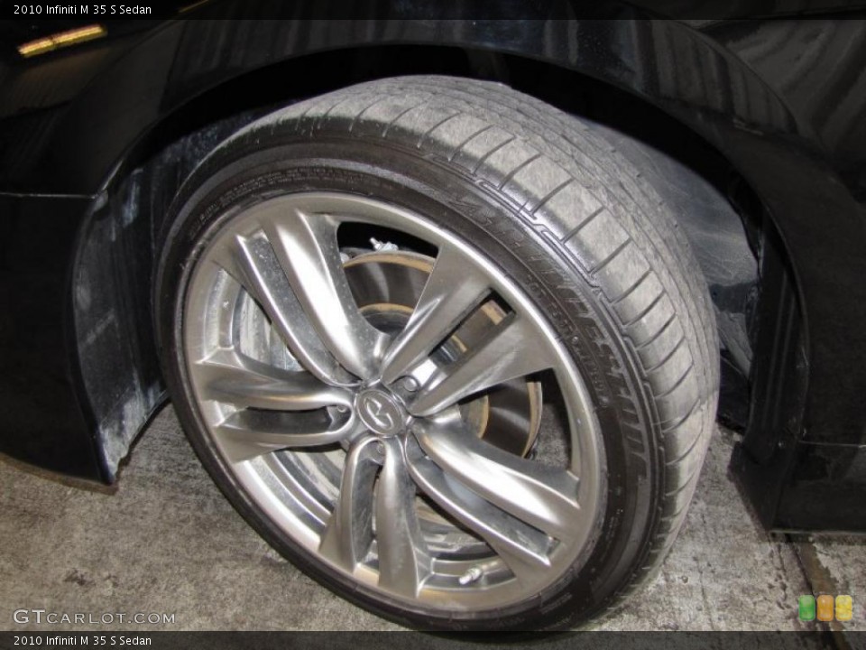 2010 Infiniti M Wheels and Tires