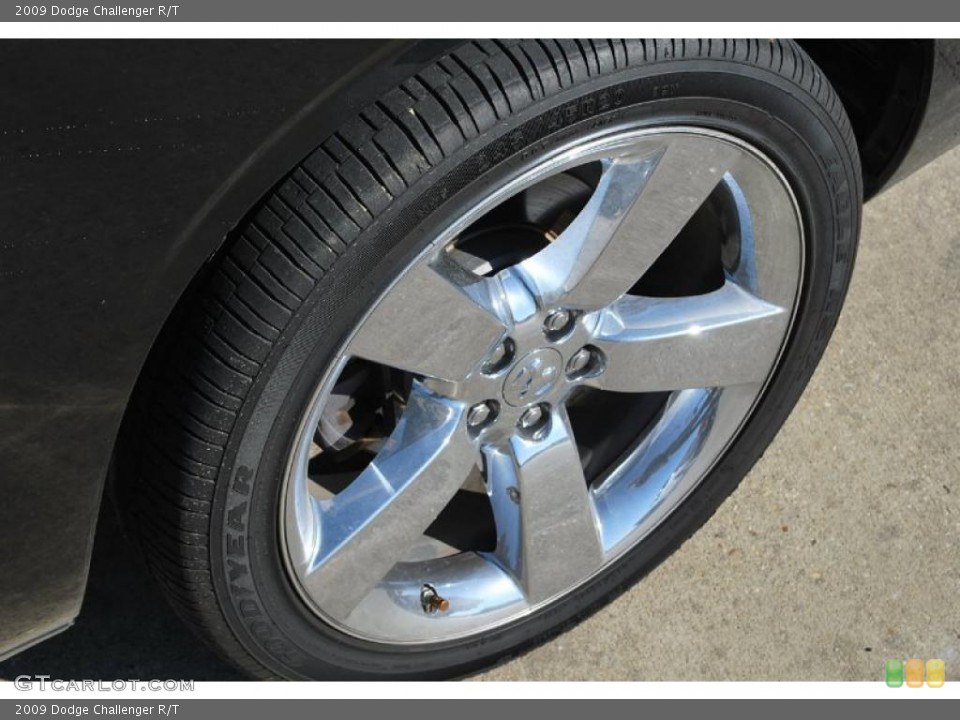 2009 Dodge Challenger R/T Wheel and Tire Photo #46834344