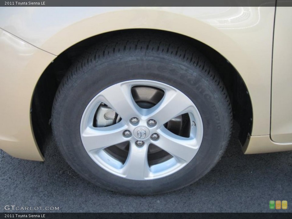 2011 Toyota Sienna LE Wheel and Tire Photo #46861722
