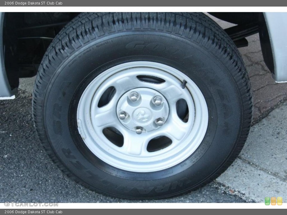 2006 Dodge Dakota ST Club Cab Wheel and Tire Photo #46877159