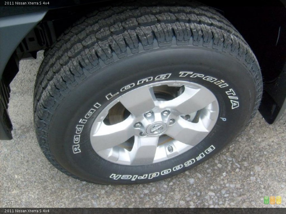 2011 Nissan Xterra S 4x4 Wheel and Tire Photo #46882745