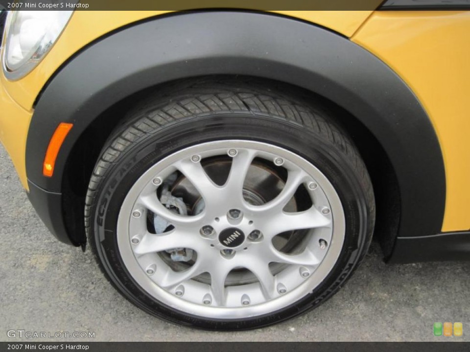 2007 Mini Cooper S Hardtop Wheel and Tire Photo #46935374