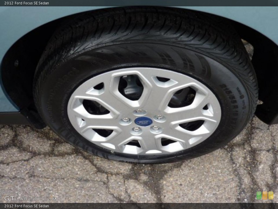 2012 Ford Focus SE Sedan Wheel and Tire Photo #46955667