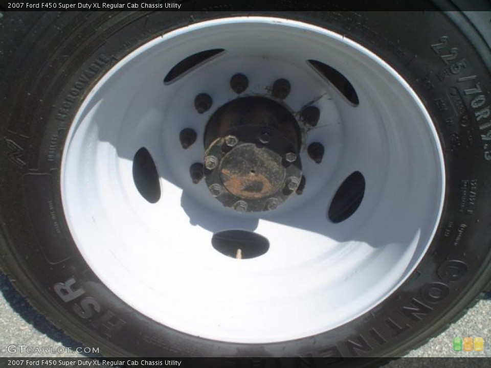 2007 Ford F450 Super Duty XL Regular Cab Chassis Utility Wheel and Tire Photo #46957929
