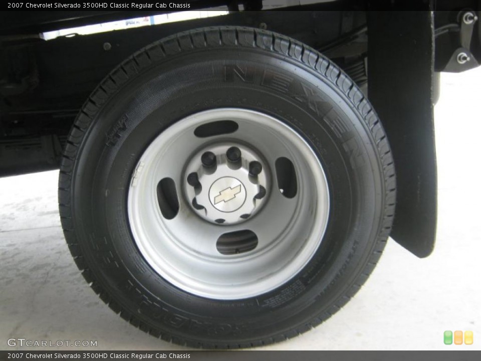 2007 Chevrolet Silverado 3500HD Classic Regular Cab Chassis Wheel and Tire Photo #46967913