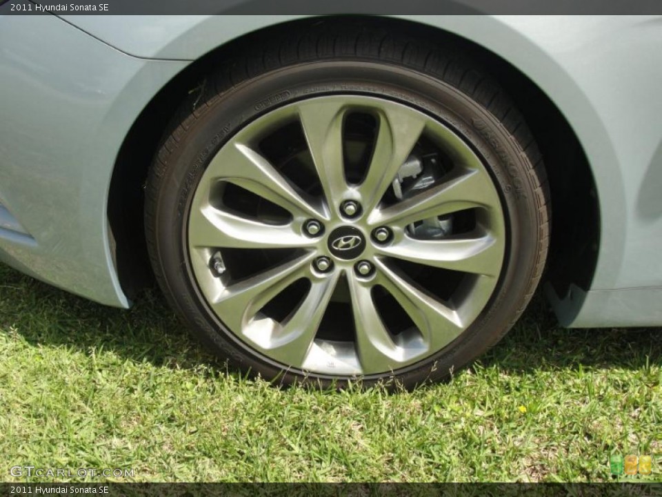 2011 Hyundai Sonata SE Wheel and Tire Photo #46972095