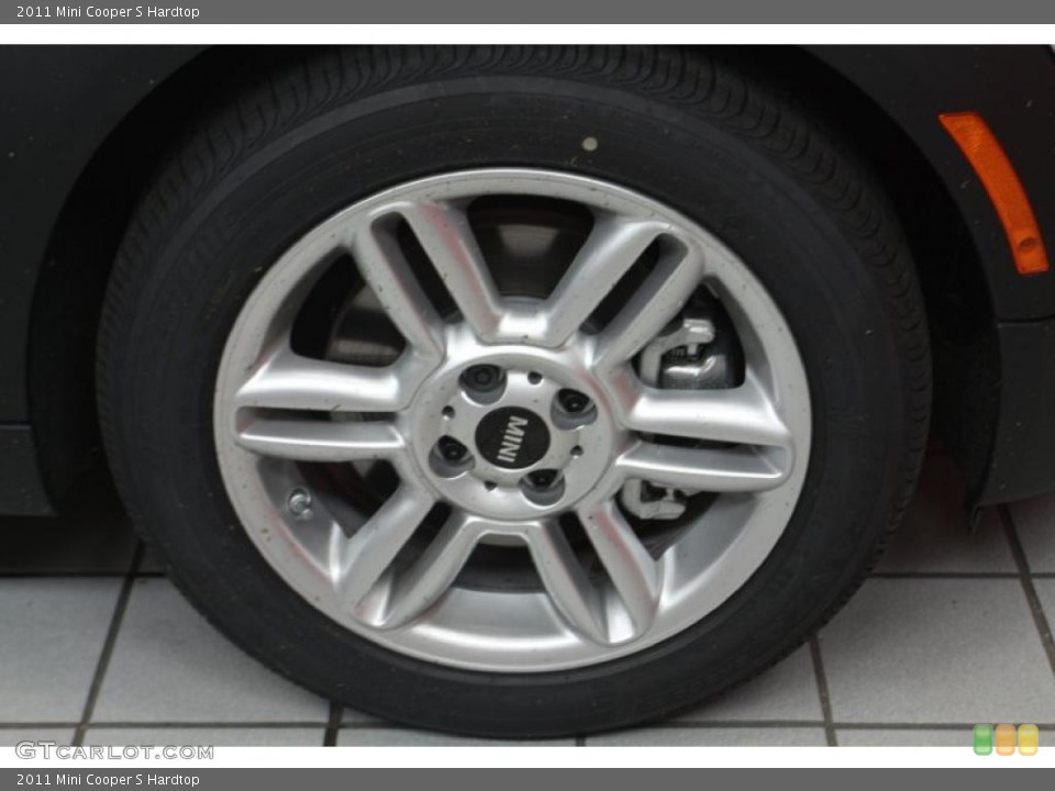 2011 Mini Cooper S Hardtop Wheel and Tire Photo #46974351