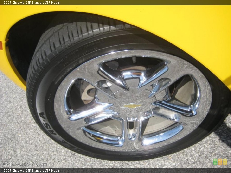 2005 Chevrolet SSR  Wheel and Tire Photo #46975746