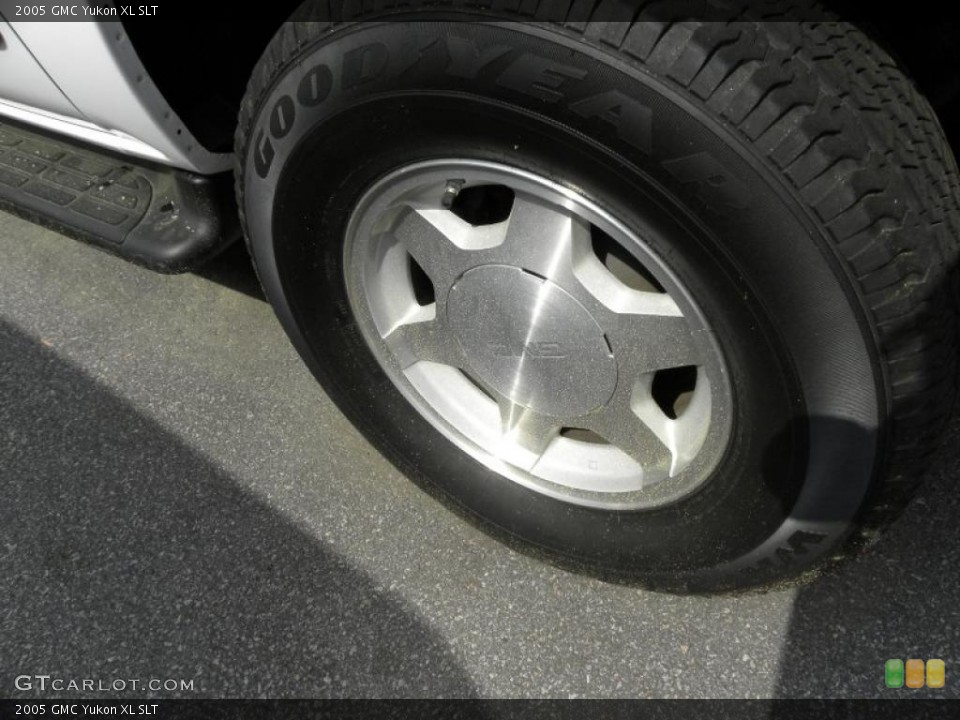 2005 GMC Yukon XL SLT Wheel and Tire Photo #46993455
