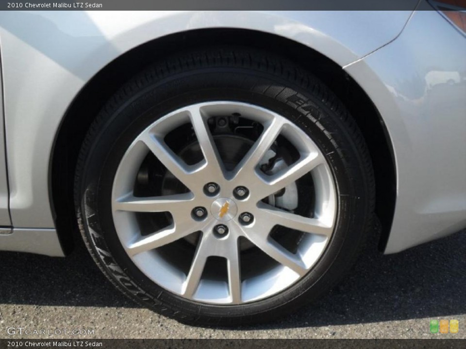 2010 Chevrolet Malibu LTZ Sedan Wheel and Tire Photo #47020428