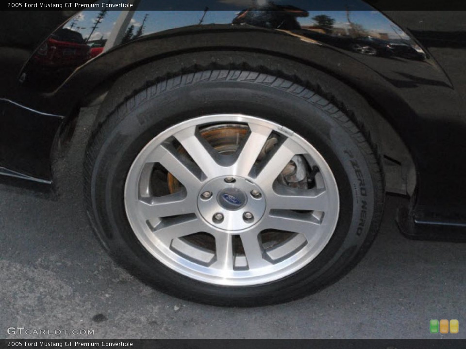 2005 Ford Mustang GT Premium Convertible Wheel and Tire Photo #47080643