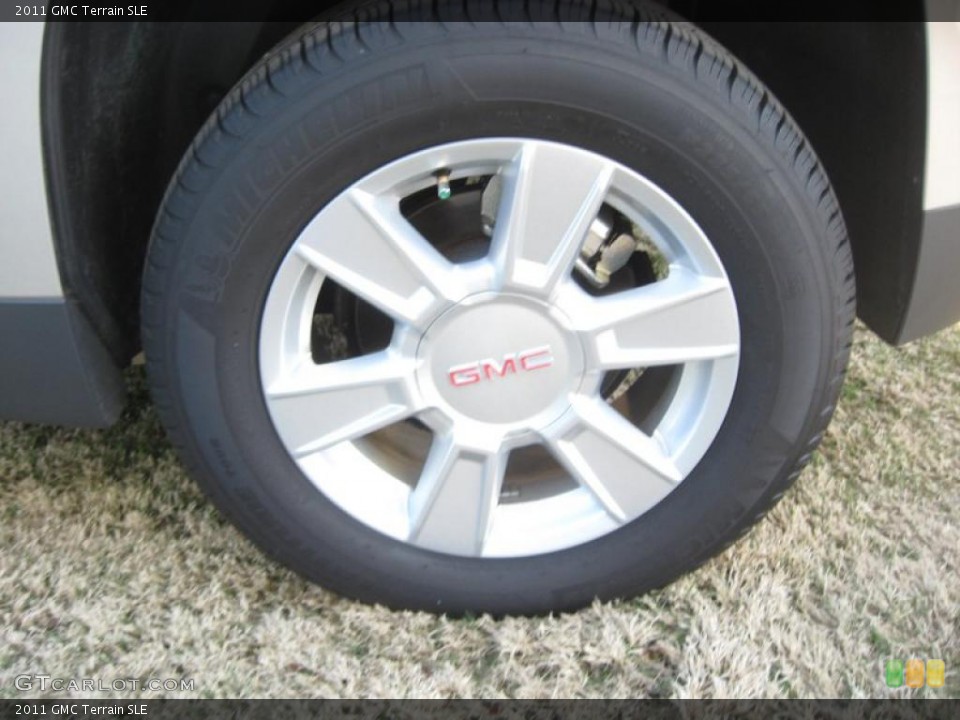 2011 GMC Terrain SLE Wheel and Tire Photo #47122893