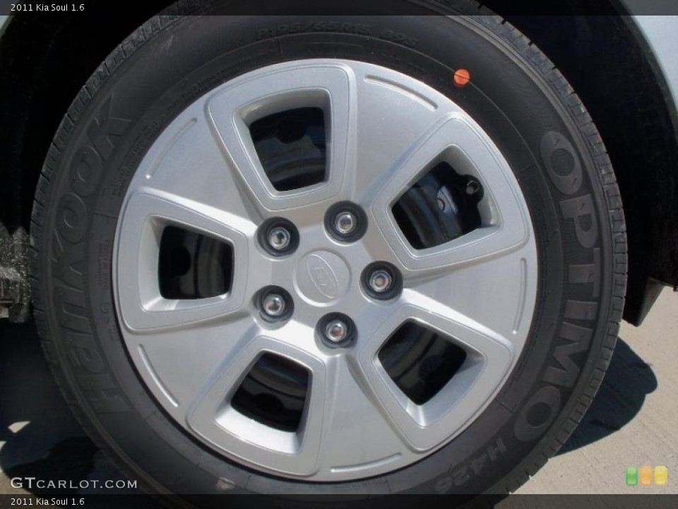 2011 Kia Soul 1.6 Wheel and Tire Photo #47123136