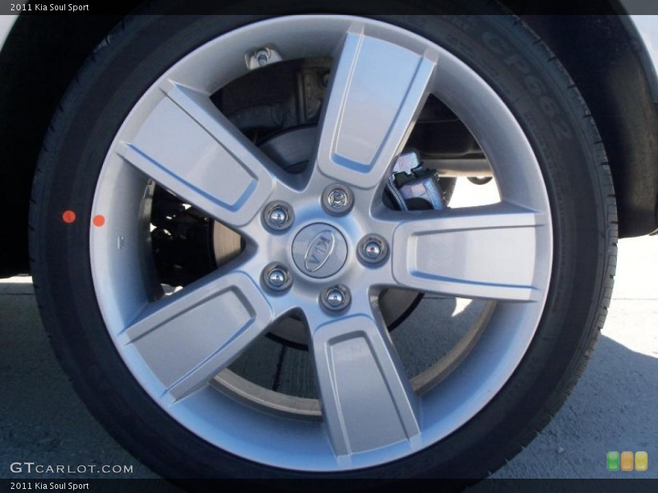 2011 Kia Soul Sport Wheel and Tire Photo #47125443