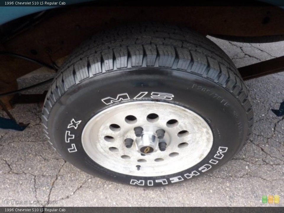 1996 Chevrolet S10 LS Regular Cab Wheel and Tire Photo #47159292