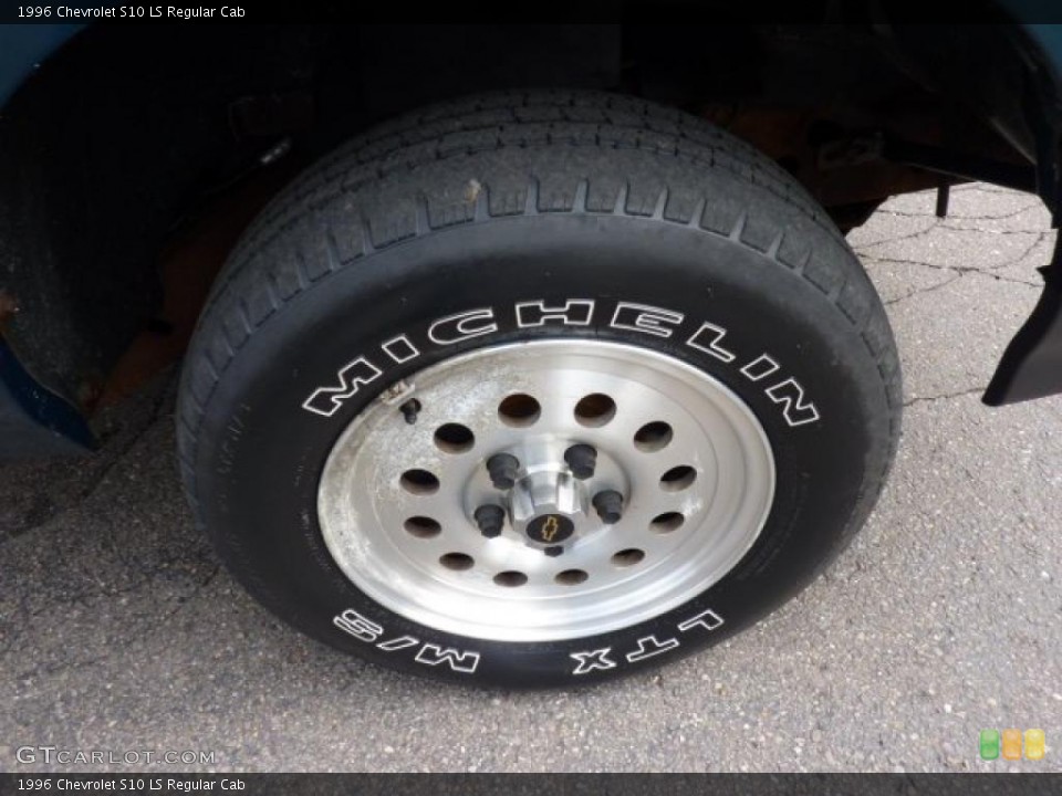 1996 Chevrolet S10 LS Regular Cab Wheel and Tire Photo #47159313