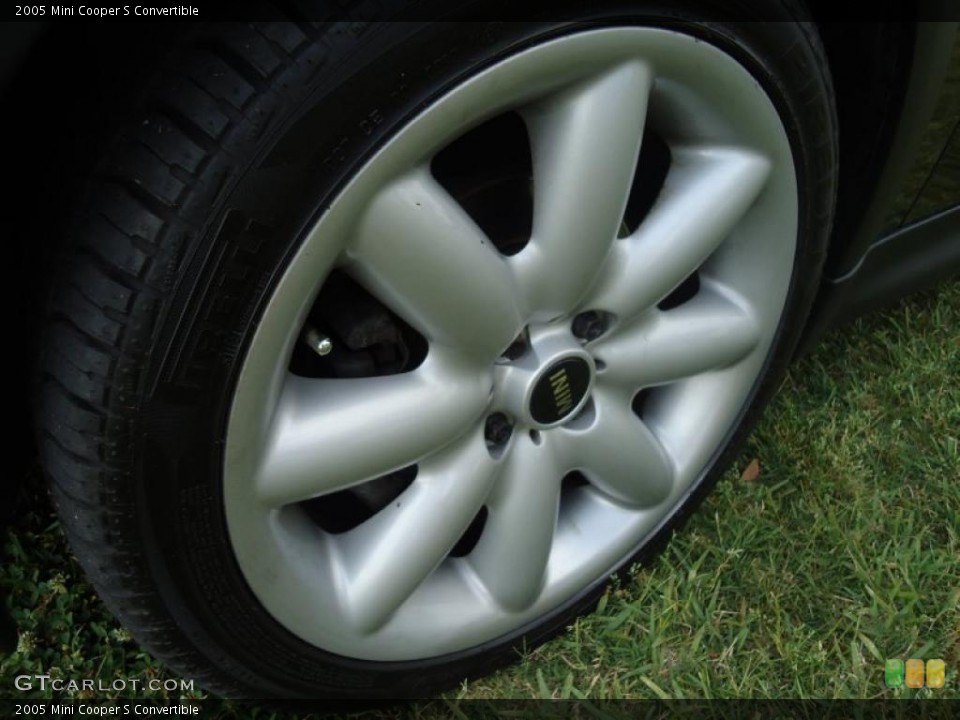 2005 Mini Cooper S Convertible Wheel and Tire Photo #47232308