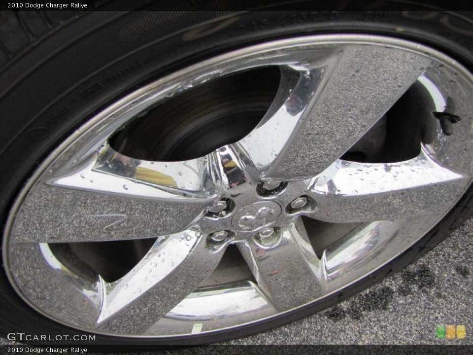 2010 Dodge Charger Rallye Wheel and Tire Photo #47265674