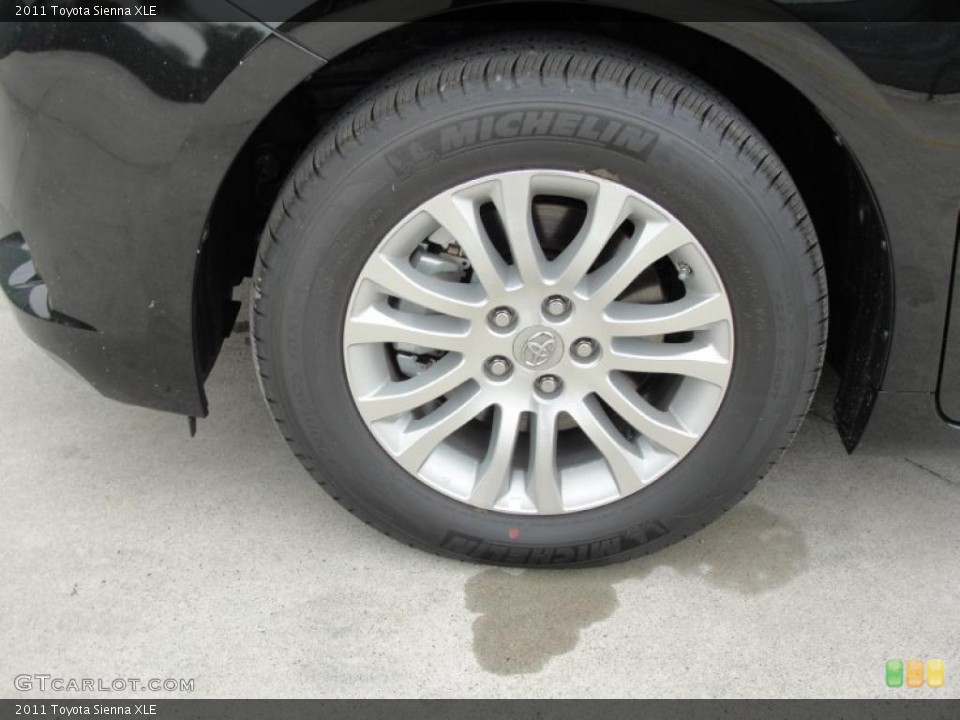 2011 Toyota Sienna XLE Wheel and Tire Photo #47313344