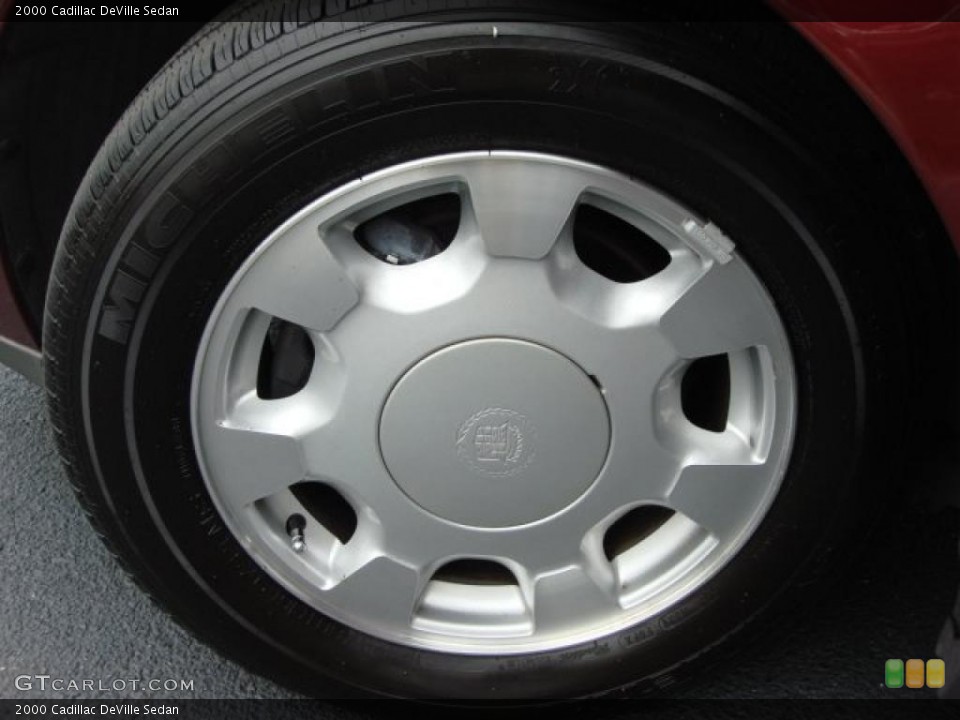 2000 Cadillac DeVille Sedan Wheel and Tire Photo #47321105