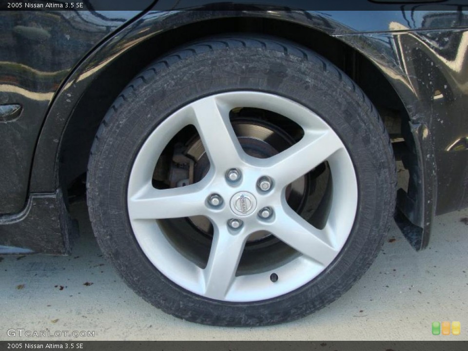 2005 Nissan Altima 3.5 SE Wheel and Tire Photo #47345969