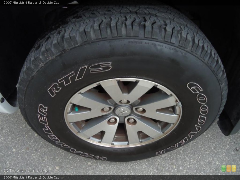 2007 Mitsubishi Raider LS Double Cab Wheel and Tire Photo #47352683