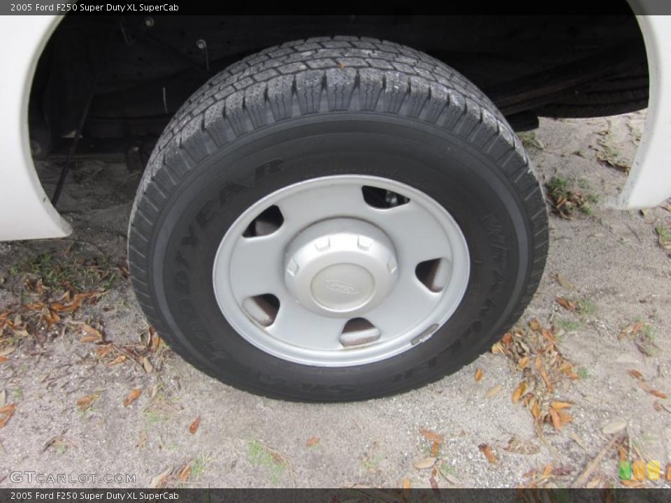 2005 Ford F250 Super Duty XL SuperCab Wheel and Tire Photo #47367539