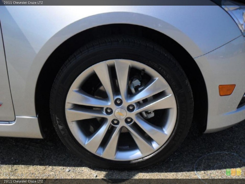 2011 Chevrolet Cruze LTZ Wheel and Tire Photo #47393078
