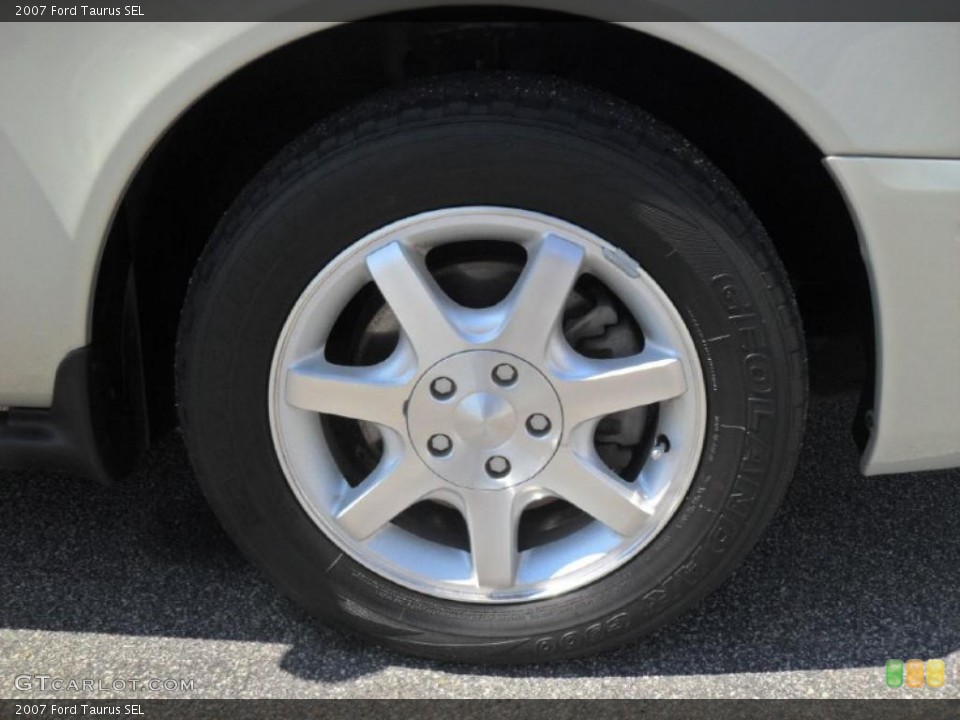 2007 Ford Taurus SEL Wheel and Tire Photo #47394611
