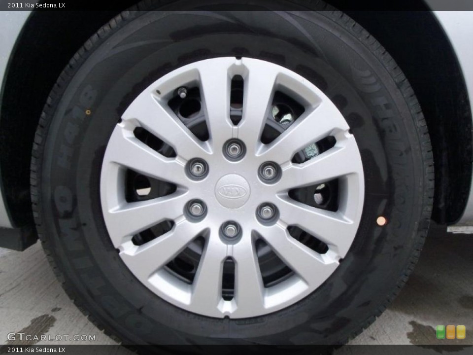 2011 Kia Sedona LX Wheel and Tire Photo #47419586