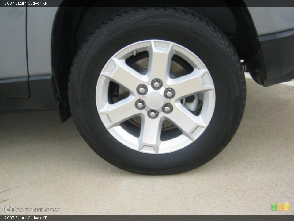 2007 Saturn Outlook XR Wheel and Tire Photo #47421030