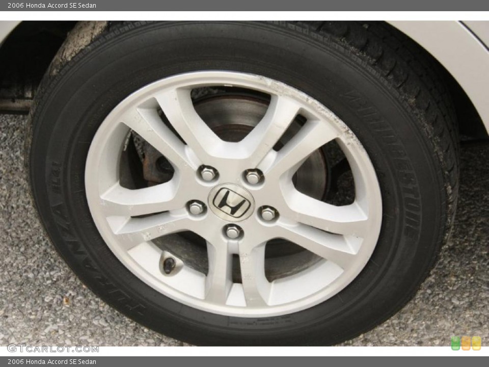 2006 Honda Accord SE Sedan Wheel and Tire Photo #47458618