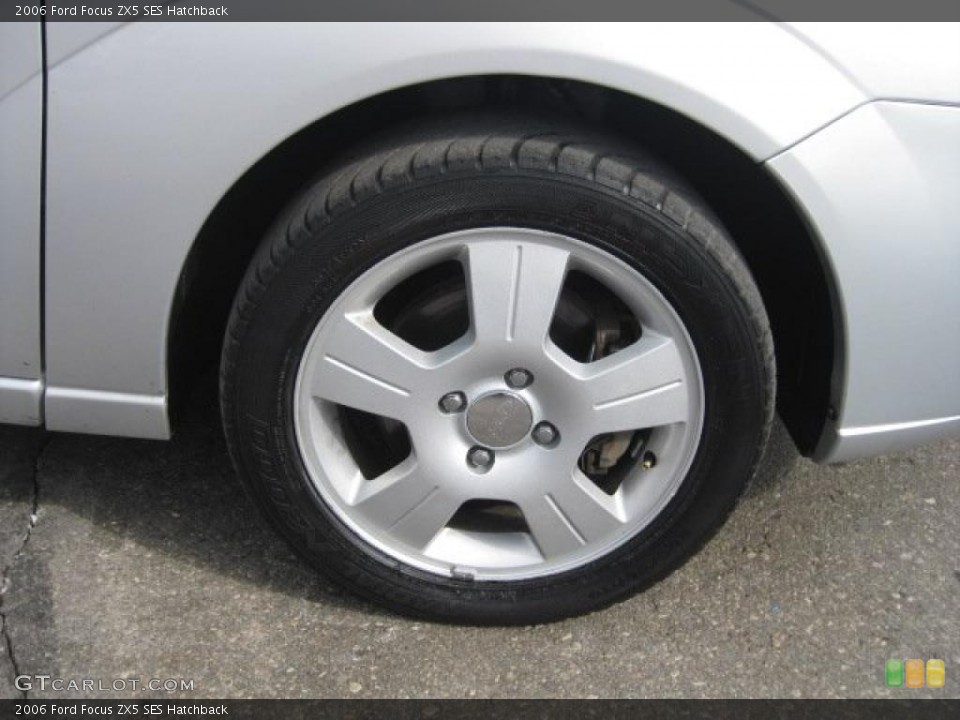 2006 Ford Focus ZX5 SES Hatchback Wheel and Tire Photo #47490231