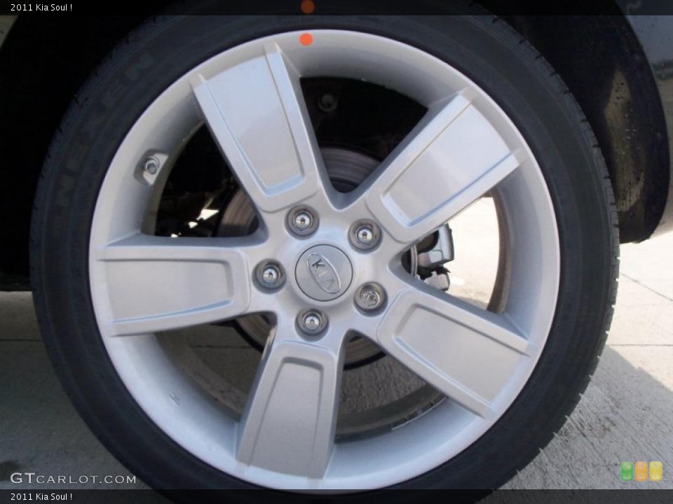 2011 Kia Soul ! Wheel and Tire Photo #47503360