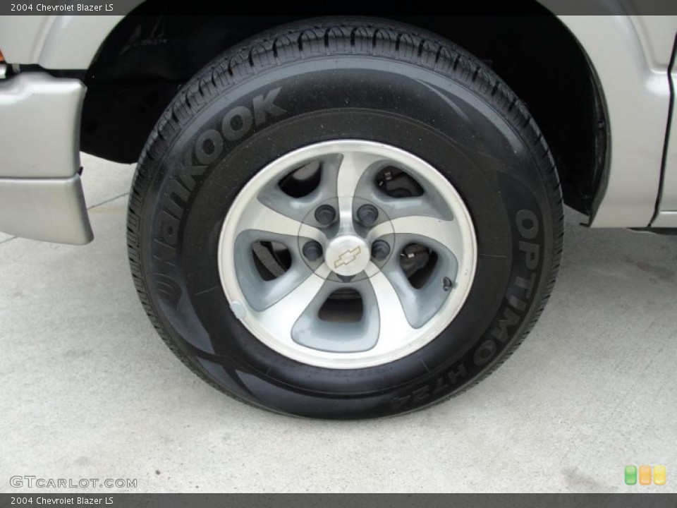 2004 Chevrolet Blazer LS Wheel and Tire Photo #47568020